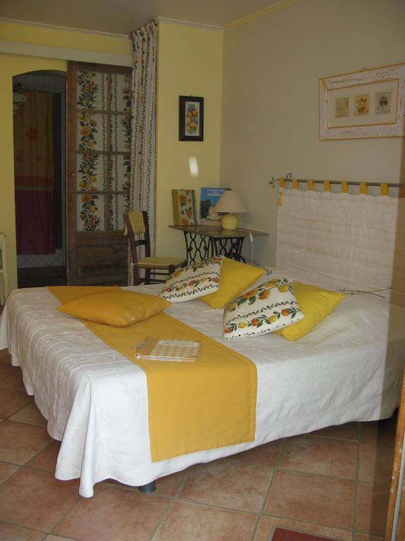 L'Oustaou B&B Piscine & Spa Besse-sur-Issole Rom bilde