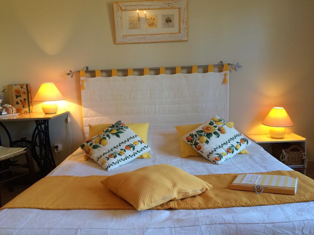 L'Oustaou B&B Piscine & Spa Besse-sur-Issole Eksteriør bilde